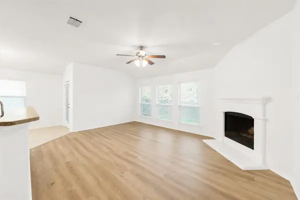 1005 Meadow Green Court, Princeton, TX 75407