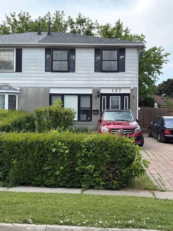 137 Madoc DR #Main/Upper, Brampton, ON L6V 2A5