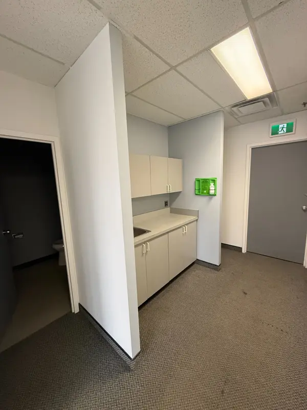 2798 Thamesgate DR #7, Mississauga, ON L4T 4E8