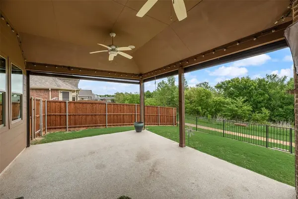 2112 Benjamin Creek Drive, Little Elm, TX 75068