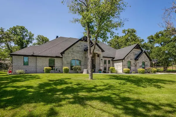 1011 Glenoaks Drive, Weatherford, TX 76088