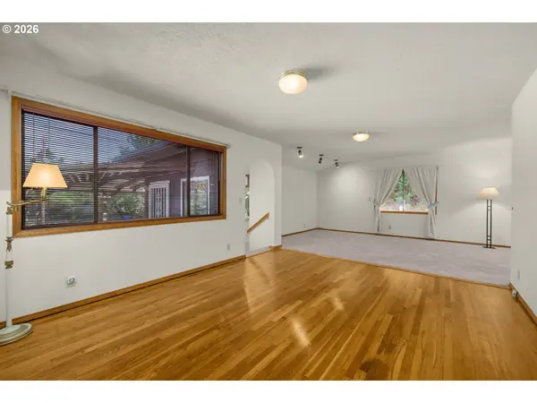7245 N MACRUM AVE, Portland, OR 97203