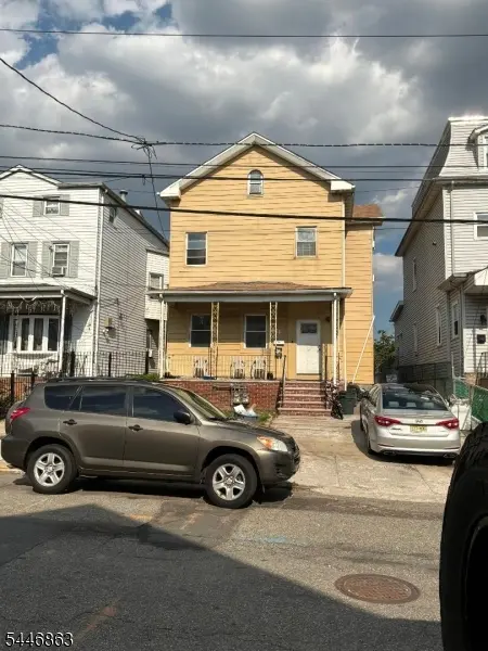 31 Prospect St, Elizabeth City, NJ 07201