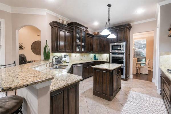 8271 Glenwick Drive, Waxahachie, TX 75167