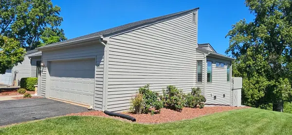 204 Shaker LN, Forest, VA 24551