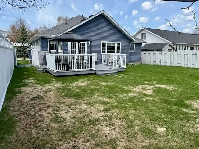 24 Clearwater CRES, Dryden, ON P8N 3H9