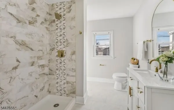 526 Jackson Ave #2, Elizabeth City, NJ 07201