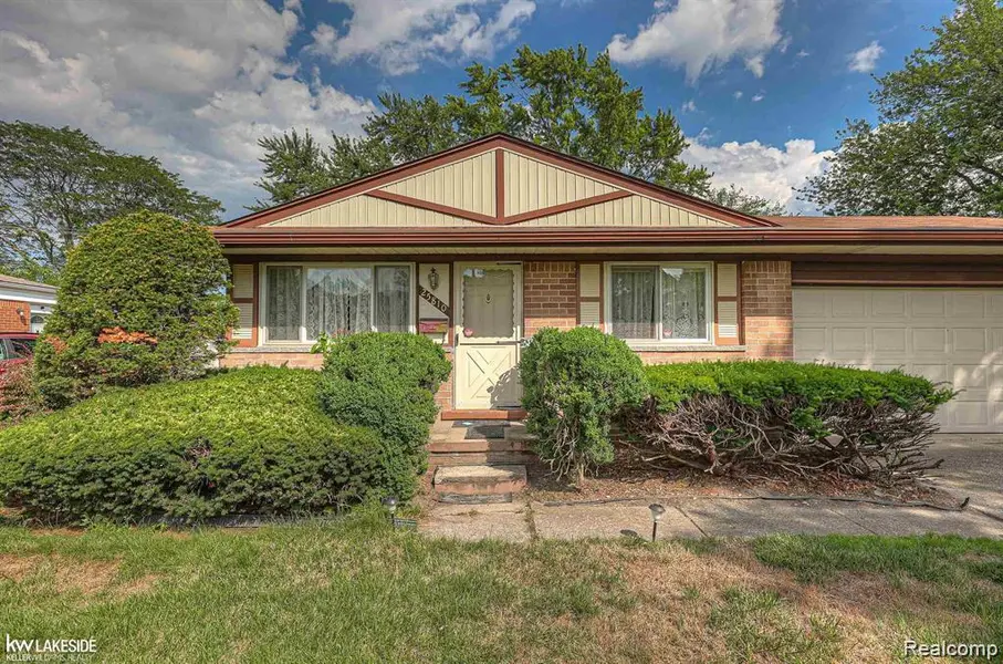 25810 Virginia DR, Warren, MI 48091