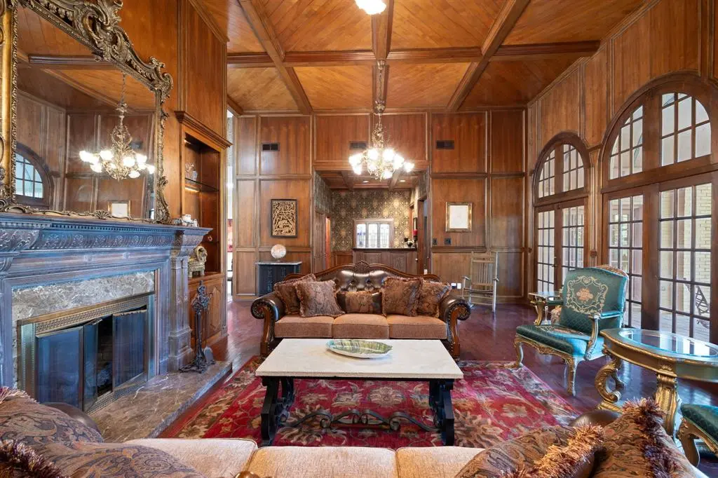 2 Nobhill Drive, Greenville, TX 75402