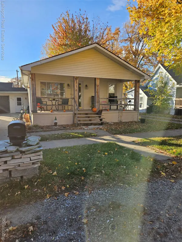 814 Saint James ST, Marysville, MI 48040