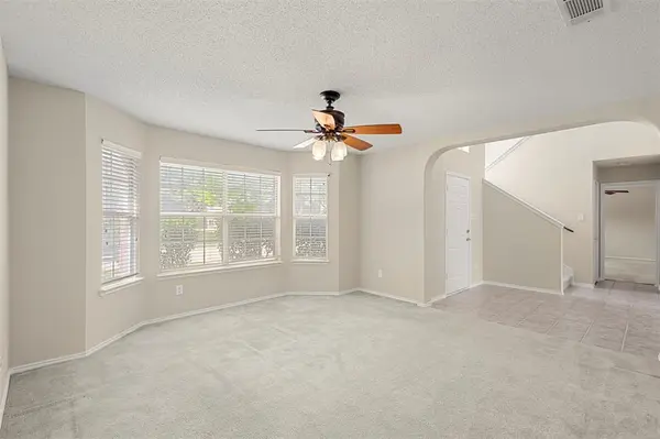 308 Valley Ridge Drive, Red Oak, TX 75154