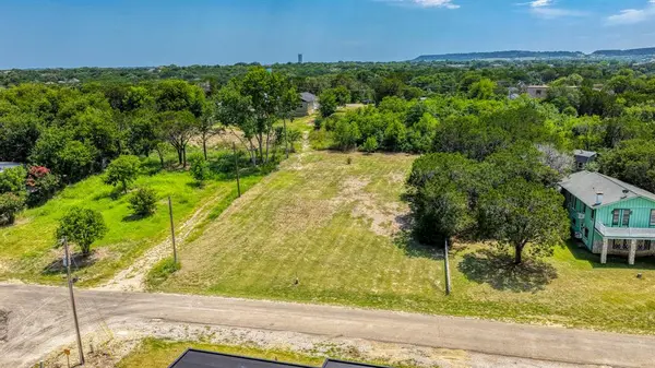 3504 Sleepy Water Road, Granbury, TX 76048