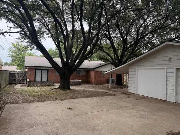 3004 David Lane, Arlington, TX 76013