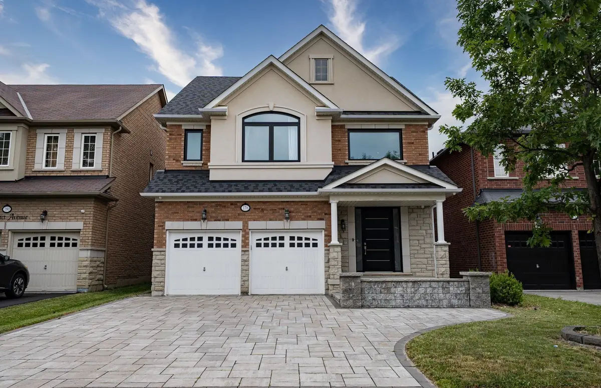 176 District AVE, Vaughan, ON L6A 0Y3