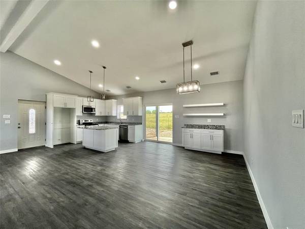 117 Barber Lakes Road, Mineral Wells, TX 76067