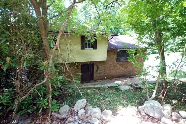 36 Mountain Lake Rd, White Twp., NJ 07823