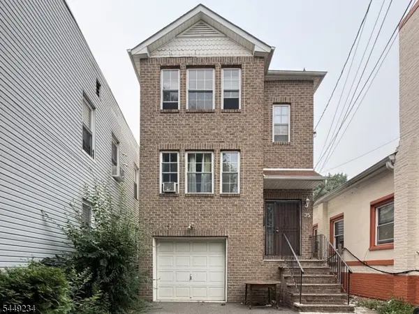 35 Tillinghast St, Newark City, NJ 07108