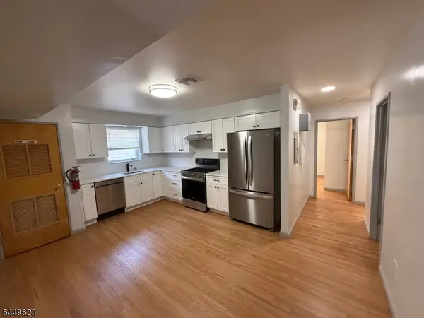 8 Elm St, Elizabeth City, NJ 07208