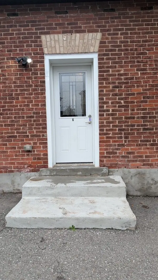 44 Main St ST N #6, Halton Hills, ON L7J 1W2