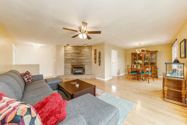 1642 Valmarie AVE, Mooneys Bay - Carleton Heights And Area, ON K2C 1W1