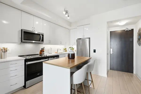 38 Annie Craig DR #2403, Toronto W06, ON M8V 0G9