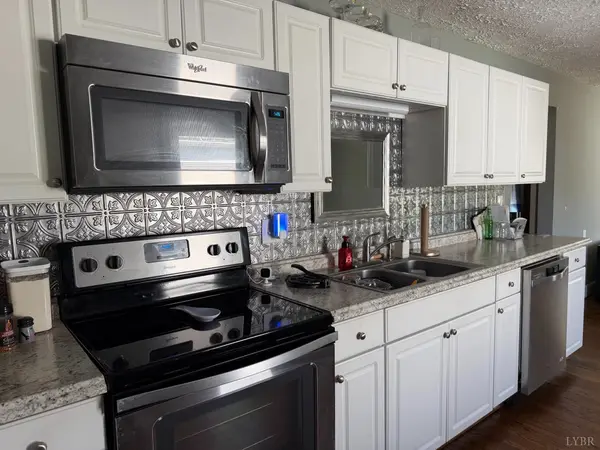811 9th ST, Altavista, VA 24517