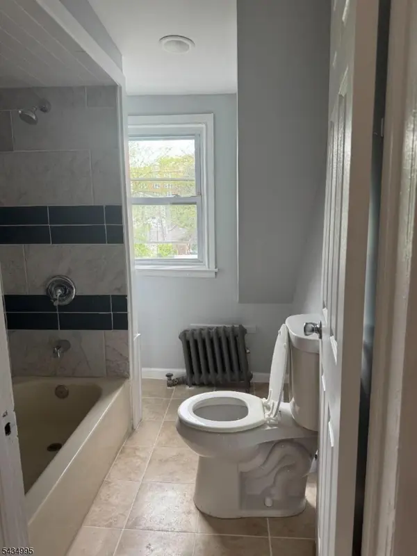 105 N Munn Ave, East Orange City, NJ 07017