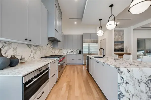 4528 W Amherst Avenue, Dallas, TX 75209