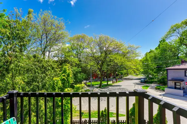18 Edgewood AVE, Toronto E02, ON M4L 3E6