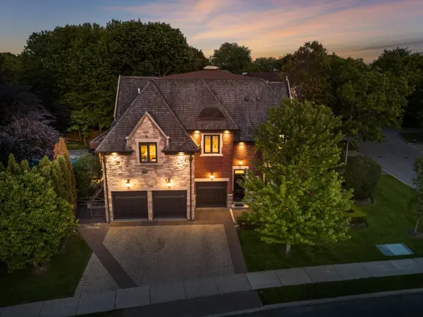35 Normandale CRES, Toronto C12, ON M2P 1M7