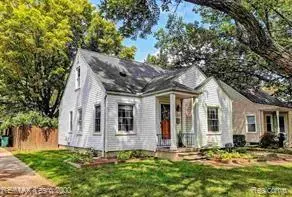 579 E Baker AVE, Clawson, MI 48017