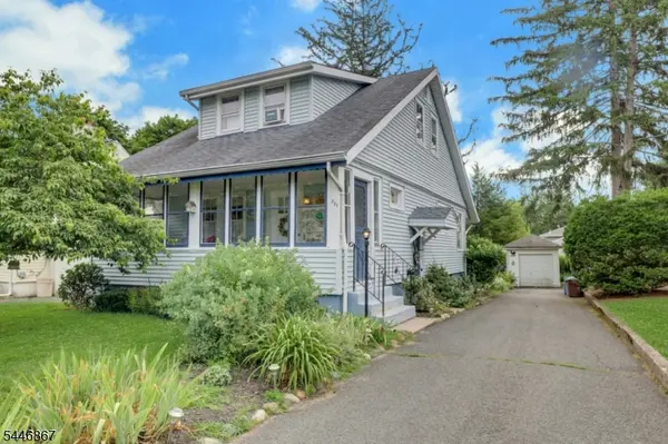 337 Corona Pl, Ridgewood Village, NJ 07450
