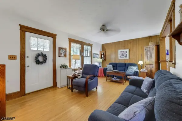 337 Corona Pl, Ridgewood Village, NJ 07450