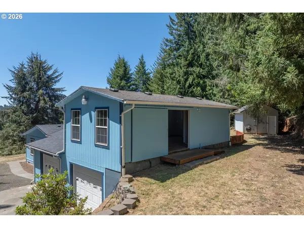 94835 Brunswick LN, North Bend, OR 97459