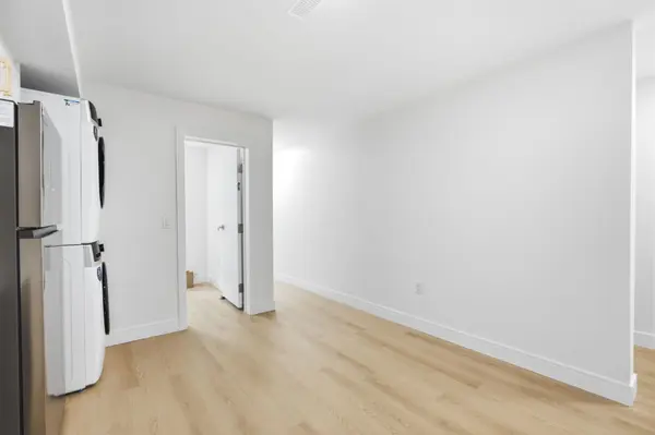 53 Bishop AVE #1A, Toronto C14, ON M2M 1Z4