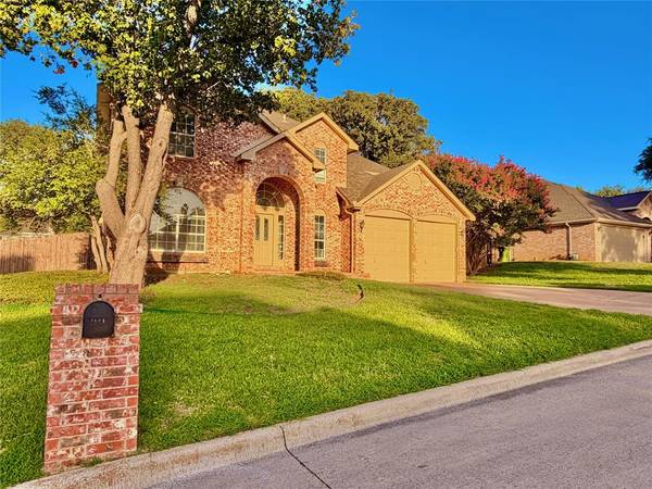 7904 Ember Oaks Drive, North Richland Hills, TX 76182
