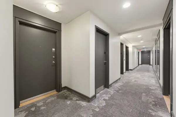 95 Bronson AVE #905, Ottawa Centre, ON K1R 1E2