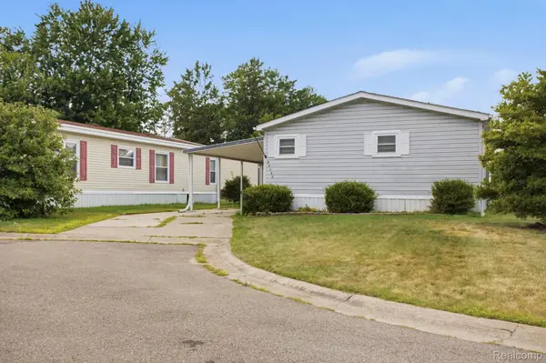 49153 Cranberry CT, Shelby Charter Township, MI 48315