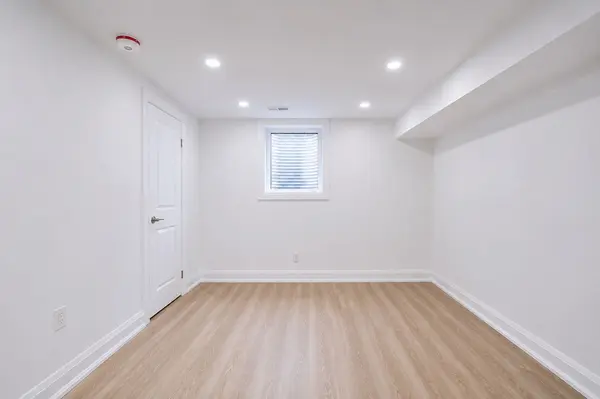 6 Chapeltown CRES, Toronto E05, ON M1W 3A7