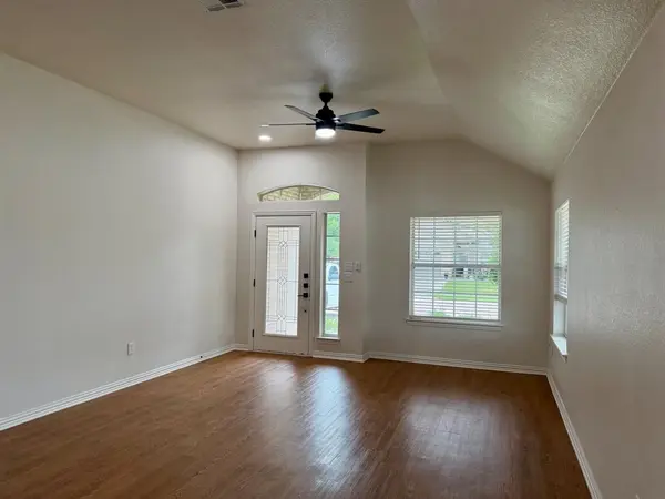 1001 Roberts Bend, Granbury, TX 76048