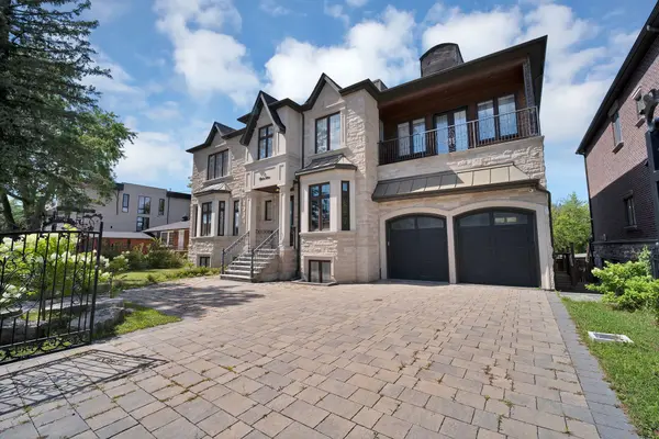 2 Poplar DR, Richmond Hill, ON L4E 2W5