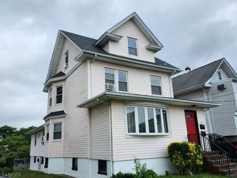 33 Livingston Ave, Lyndhurst Twp., NJ 07071