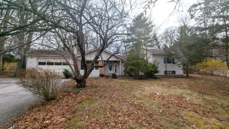 28 Deer Trail Lake Rd, Hardyston Twp., NJ 07460