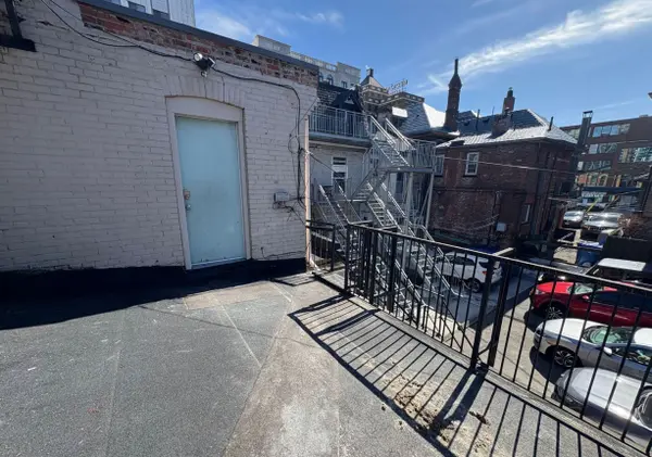 156 James ST S #3, Hamilton, ON L8P 3A2
