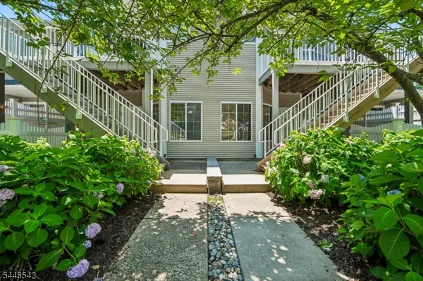 92 Ashley Ct, Bedminster Twp., NJ 07921
