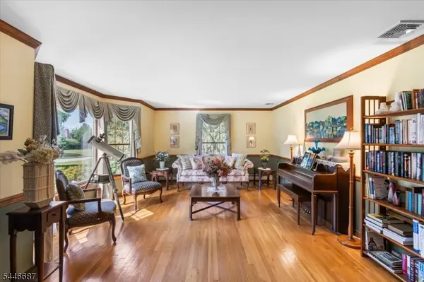 5 Cambridge Rd, Andover Twp., NJ 07848