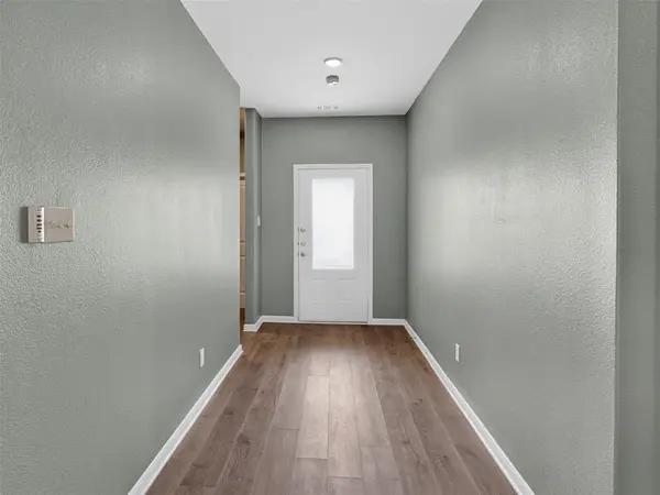 905 Cawthorne Trail, Fort Worth, TX 76108