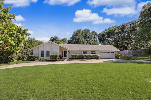 1921 Dakar Road E, Fort Worth, TX 76116