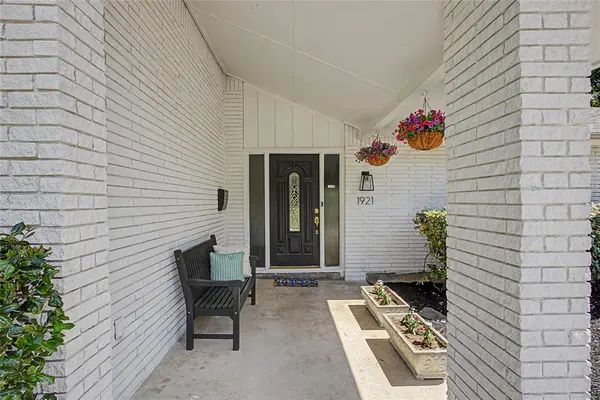 1921 Dakar Road E, Fort Worth, TX 76116