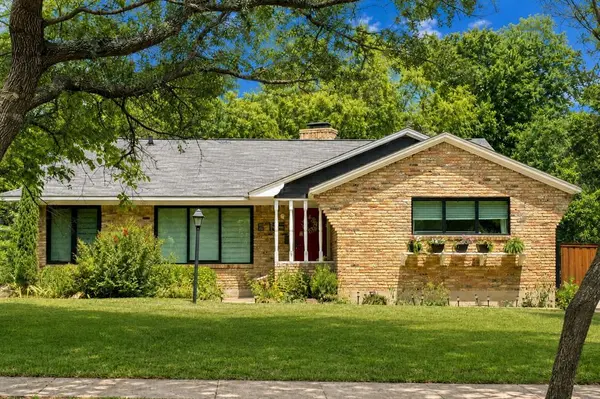 6755 E Mockingbird Lane, Dallas, TX 75214